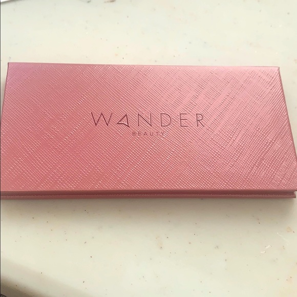 Brand new with seal wander beauty - Picture 1 of 3